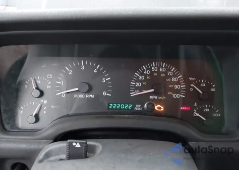 2000 Jeep Cherokee Sport z USA, uszkodzony, nr VIN 1J4FF48S2YL190779